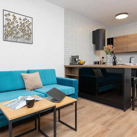 Srodmiescie Warsaw Muranow Apartments With Parking By Noclegi Renters Exterior foto