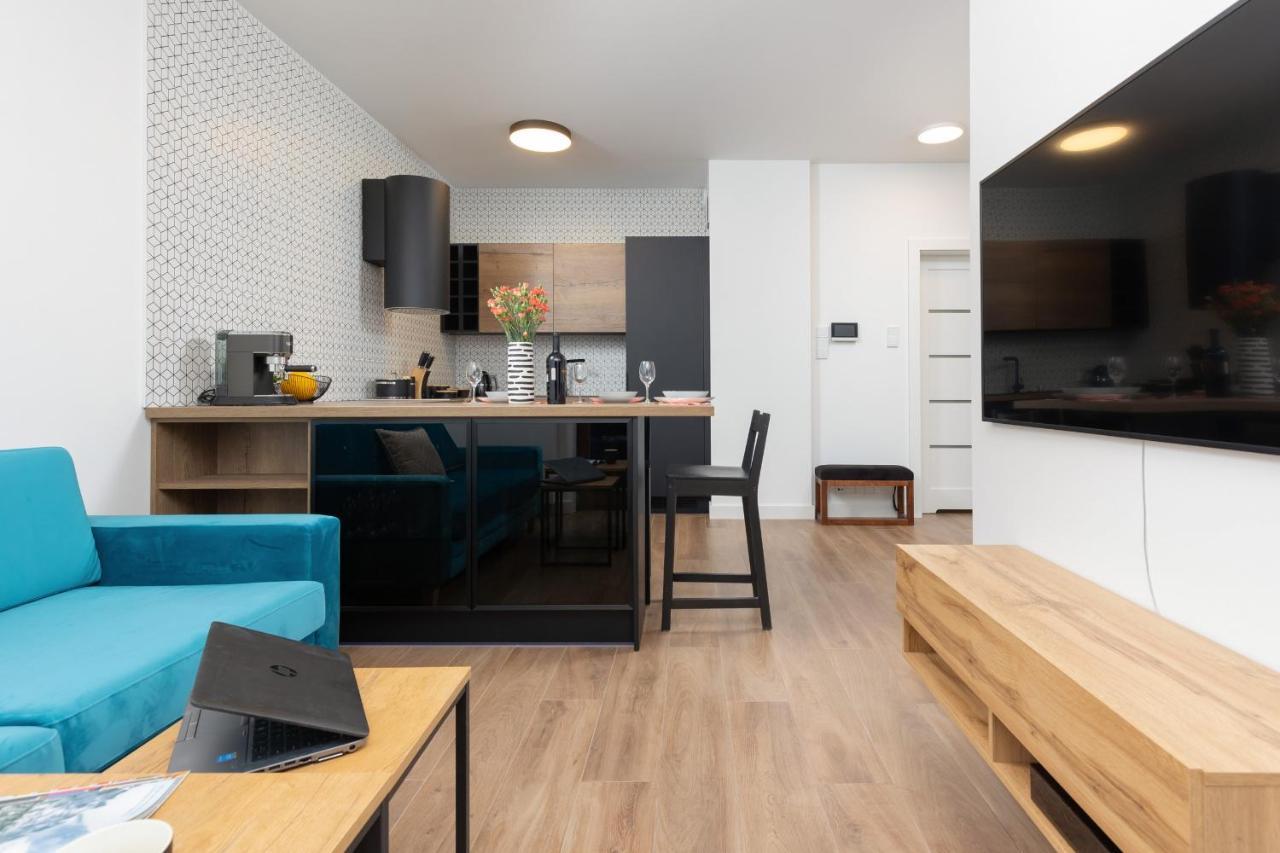 Srodmiescie Warsaw Muranow Apartments With Parking By Noclegi Renters Exterior foto