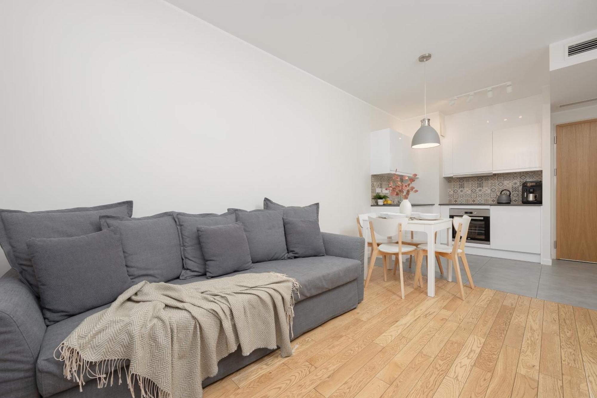 Srodmiescie Warsaw Muranow Apartments With Parking By Noclegi Renters Exterior foto