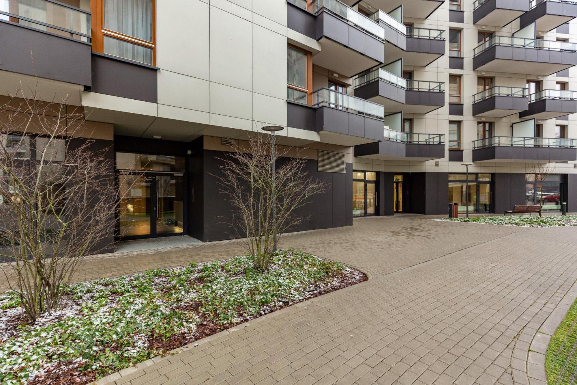 Srodmiescie Warsaw Muranow Apartments With Parking By Noclegi Renters Exterior foto